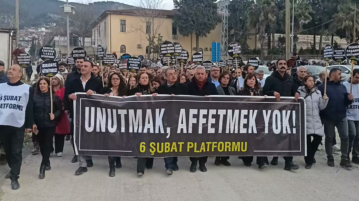 6 ŞUBAT DEPREMLERİNİN ÜÇÜNCÜ YILINDA HATAY’DAYDIK!

Birleşik Kamu-İş Konfederasyonu olarak bileşeni olduğumuz 6 Şubat Platformu ile birlikte 5 Şubat’ta Hatay Necmi Asfuroğlu Lisesi önünden Saray Caddesi’ne gerçekleştirdiğimiz yürüyüşle depremde yaşamını yitiren yurttaşlarımızı