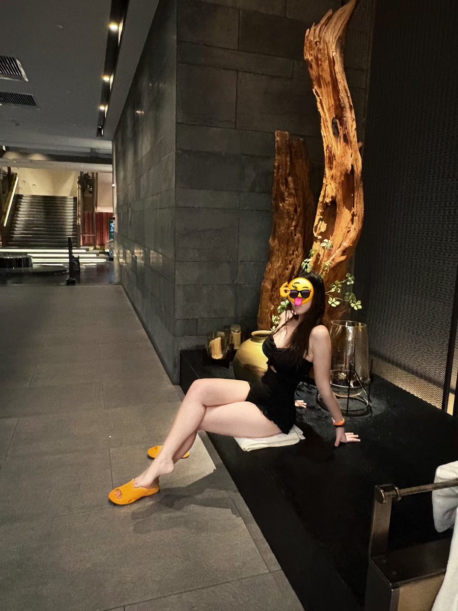 Jeyaz7a's tweet photo. 不知道 反正我的身材很曼妙🤷#女大学生 #反差 #反差女友 #泳装 https://t.co/1rYlSLTOHH