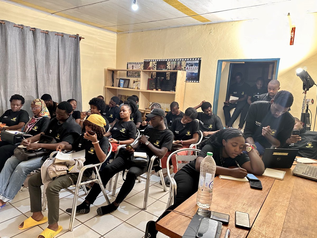 Eux : FIRST STEP 2026 ça continue ?
Nous : ah ouais ouais et hier comme on sait qu’il n’y a aucune carrière sans gestion financière, les apprenants ont été entretenus par la génialissime économiste Sally Germaine
#ThisIsWe #since2016 #canalplusuniversity #canalplus