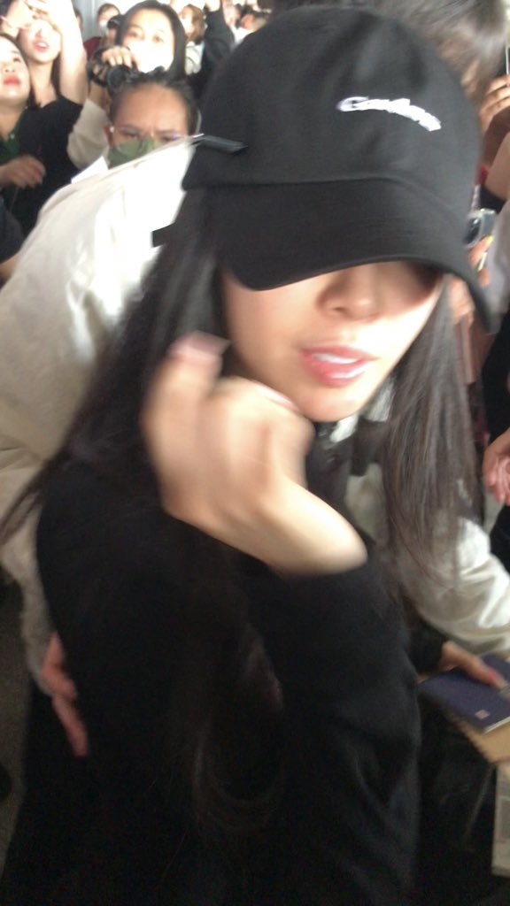 T-ARA welcome to🇻🇳again
#티아라 #T_ARA #ティアラ  #皇冠團 
#Qri #Eunjung  #Hyomin  #Jiyeon #큐리 #은정 #효민 #지연  #キュリ #ウンジョン #ヒョミン #ジヨ #居麗 #恩靜 #孝敏 #智妍