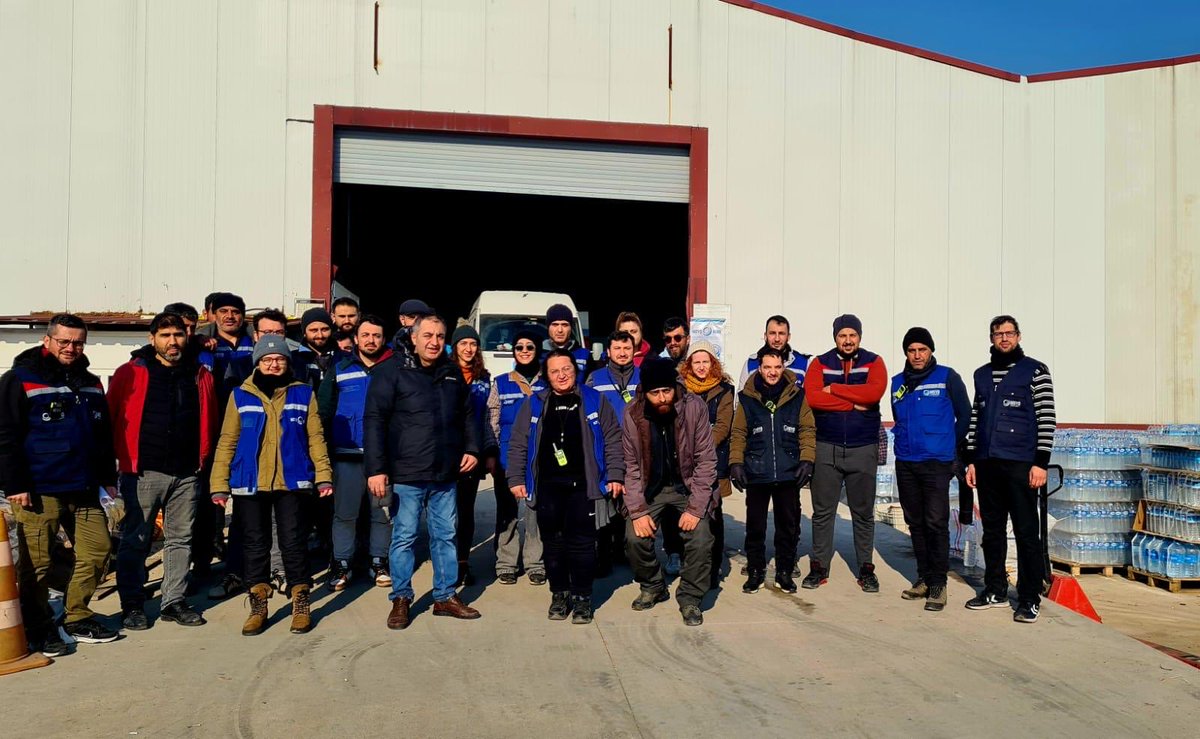 Kaybedilen her can, yıkılan her ev, hafızalarda silinmeyecek izler oluşturdu. Ancak bu büyük felaketin ardından gösterilen dayanışma, umudun ve insanlığın gücünü bir kez daha hatırlattı.