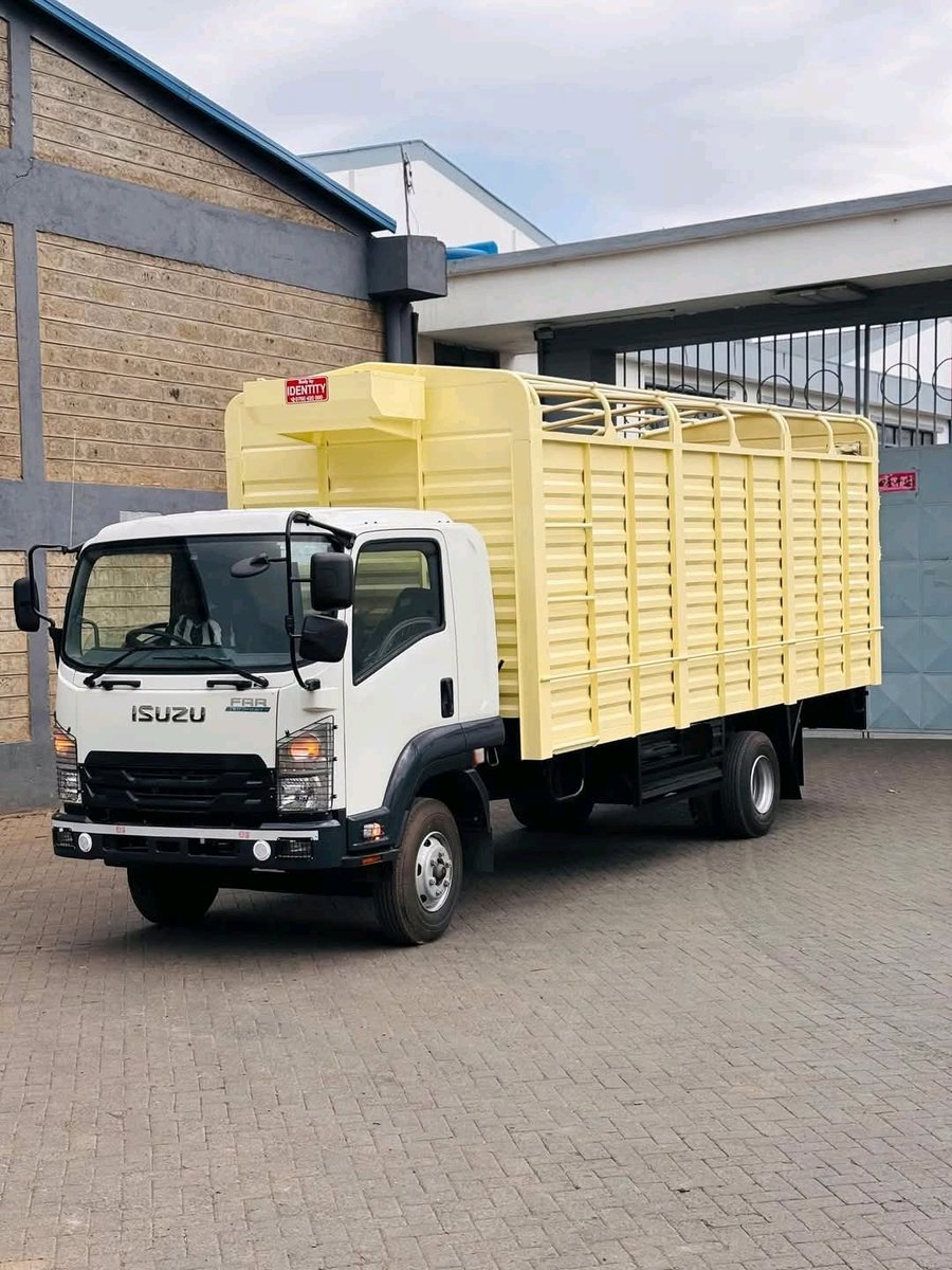 Ukiwa na hii FRR90 huku town.
End month hakosangi zako safi za kuhamisha wasee.

Movers ni wakora sana.
From Machakos to Nairobi CBD , 70km  jamaa anaeza kuomba hata 30k mahali fuel ya kuenda na ku return ni 5k na hakuna police kuchota.

Ujipeleka huko centro kwa ukulima huezi