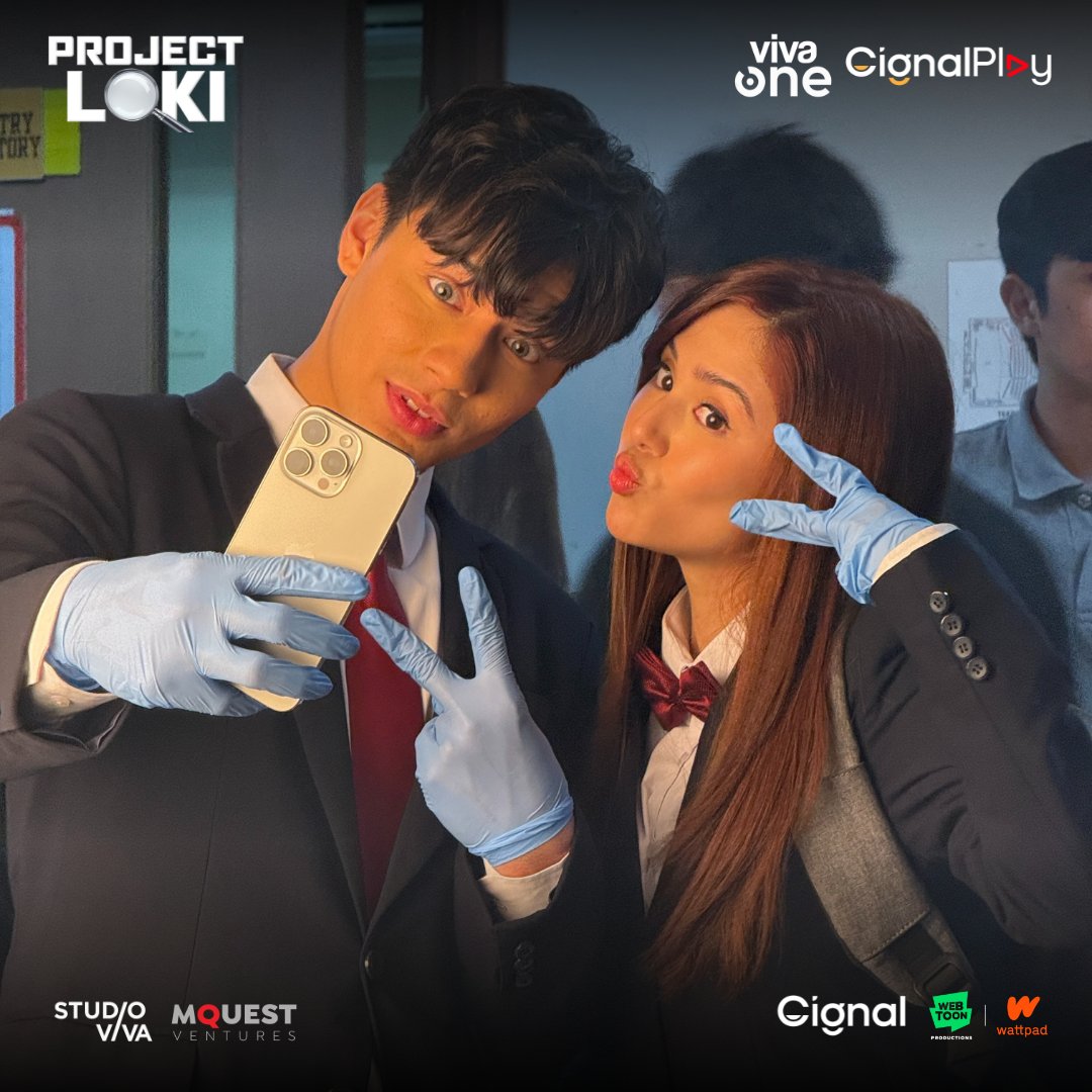 StudioVivaPH's tweet photo. Kumuha lang naman sina Dylan at Jayda ng selfie dahil present rin sila sa crime scene! 😆
Unlock every clue in PROJECT LOKI, based on the hit Wattpad mystery written by AkoSiIbarra.
#ProjectLoki
#VivaOne #CignalPlay
#Wattpad #WebtoonProductions
#MQuest #Cignal #StudioViva https://t.co/tzAZTkoMLg