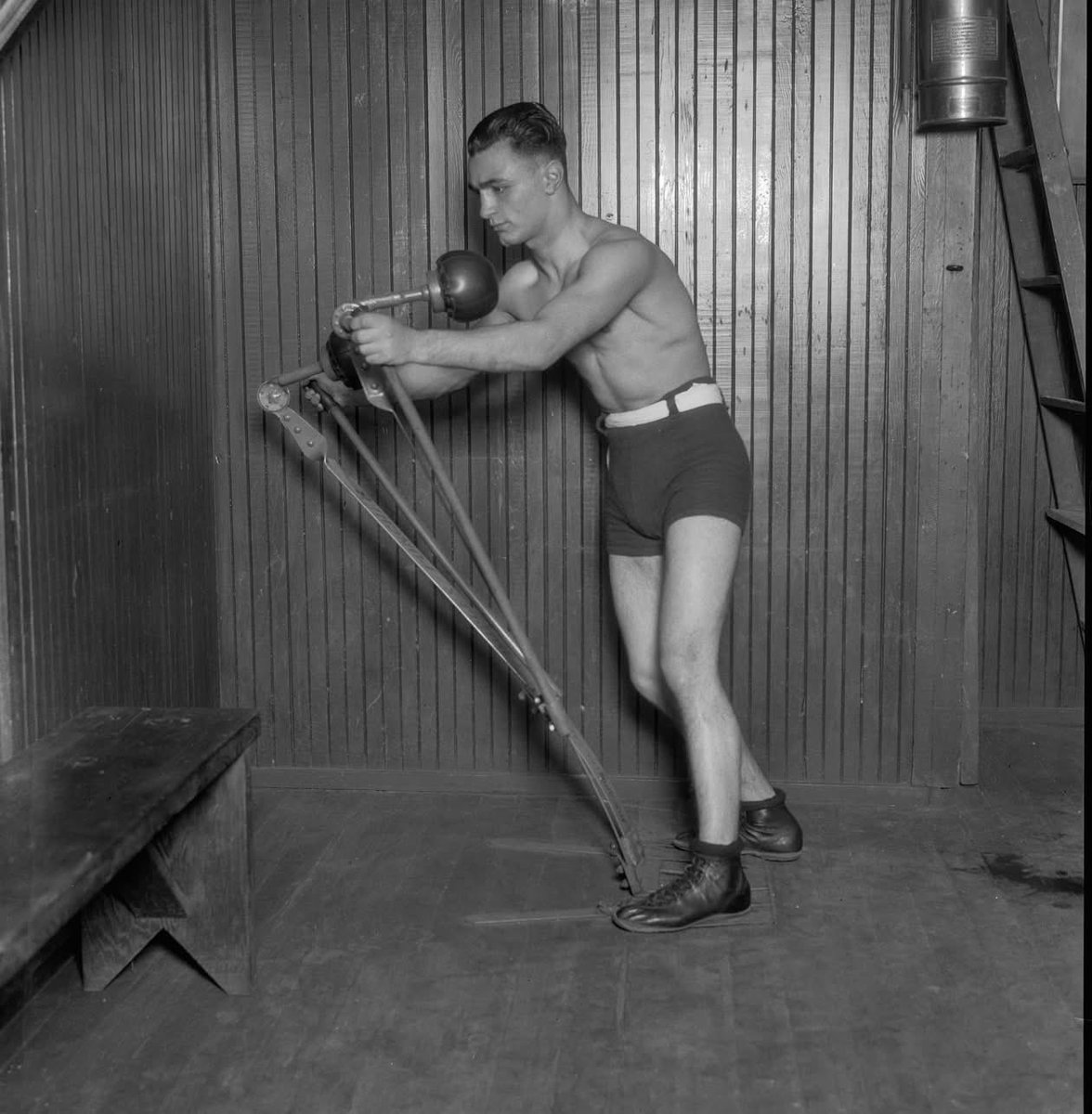 Golden Age Boxing History tweet media