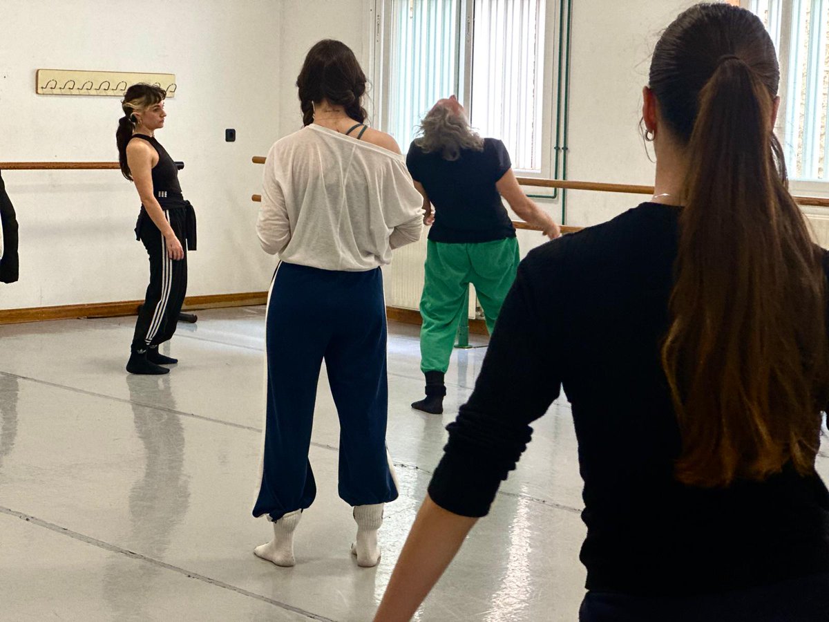 Está semana las alumnas del Itinerario de Interpretación del estilo de Danza Contemporánea han disfrutado del fantástico trabajo coreográfico de Fernando Hurtado 😀🥰 • <a href="/CSDanzaMalaga/">CSDanzaMálaga</a> <a href="/ciafhurtado/">Cía Fernando Hurtado</a>

#csdanzamalaga #danza #malaga #fernandohurtado