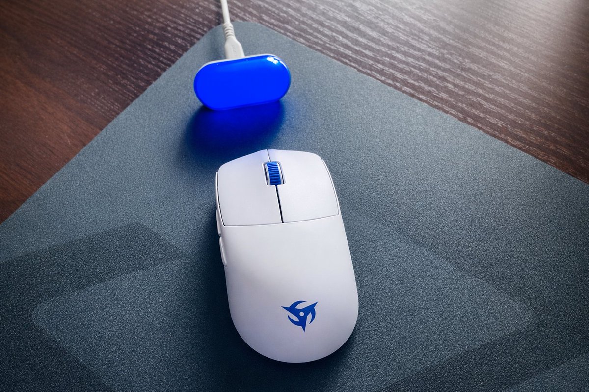 KapitanKloze's tweet photo. Sora v3 is finally here. As a fan of the Sora shape, I couldn't be happier @ninjutso_ninjas 
First impressions:
- the white coating is clinically clean and has the same, a bit chalky feeling, giving you a proper grip
- The shape feels the same to me, which is good
- The battery seems improved: still over 50% capacity, Competitive Mode on, Burst Engine on, Hyper Click on, 2k polling rate.
- The new sensor feels flawless, just like the older one
- the dots are back into the safe PTFE category (the mouse comes clean, you need to apply them)
- clicks are easy to spam, tactile, and they rebound fast
- 40 gr weight, balanced, sensor in the center position
- The mouse stays for good, the wedge shape is back!