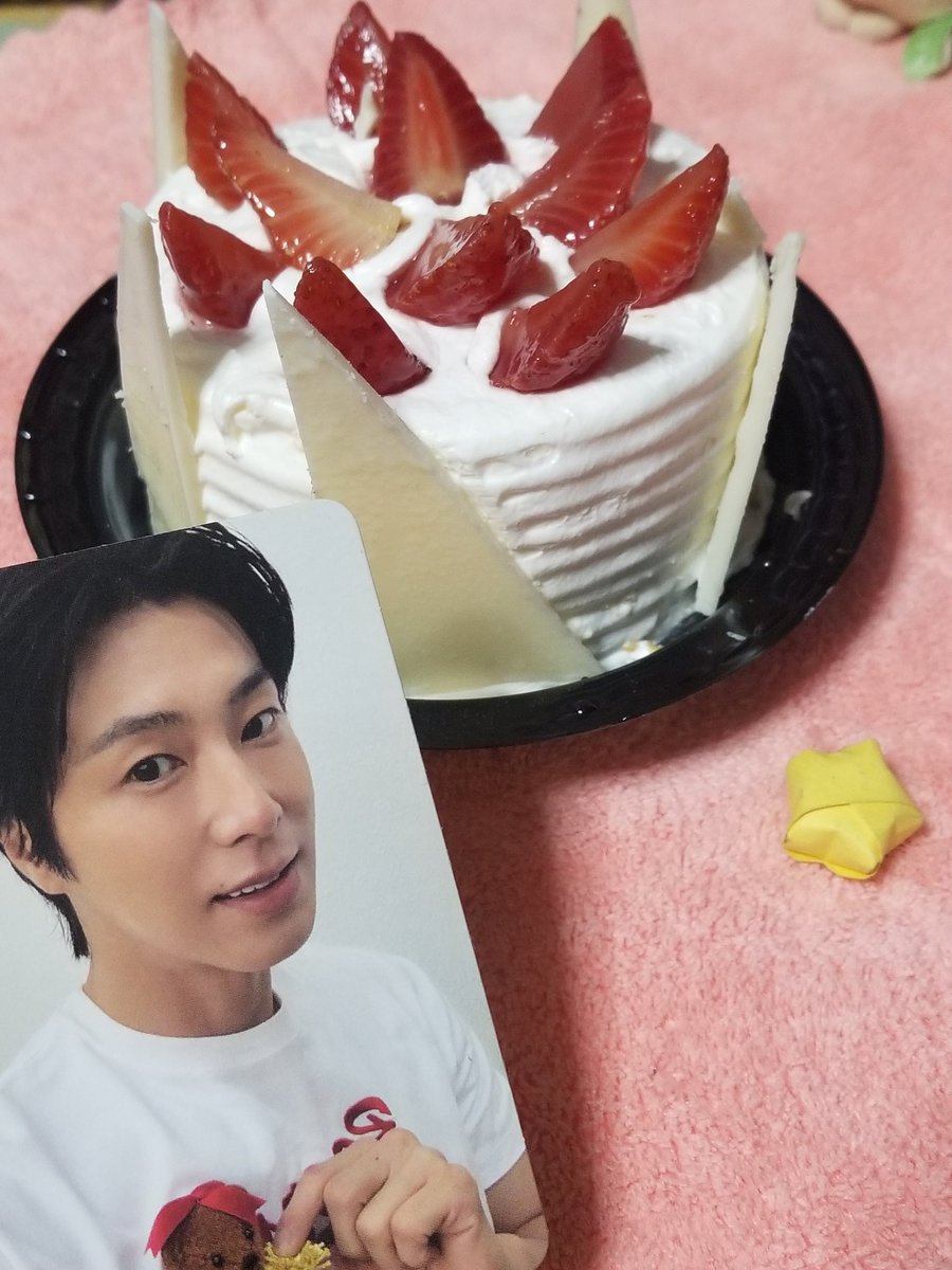 lightmemoon_'s tweet photo. Hubo pastel y todo jjjjj https://t.co/MWMbt8L9aF