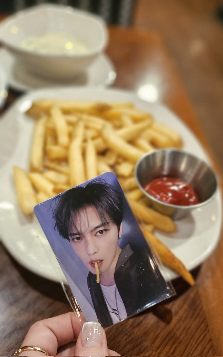 디게 Ai같이나왔닼ㅋㅋㅋㅋㅋㅋ