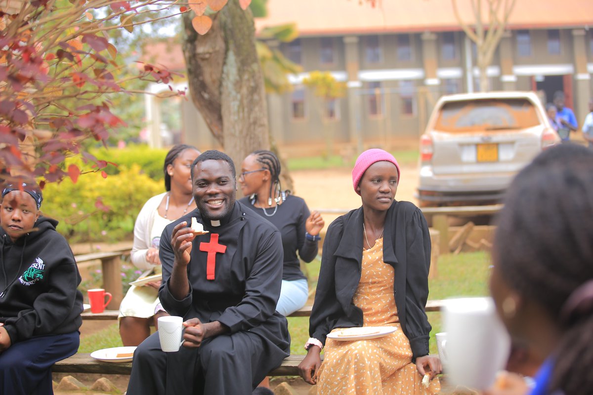 netuganda_20's tweet photo. #discipleship week 2026. 
Its such a blessing to have Rev.Priests join us for break-fast meal  and engage the young people with conversations that trigger their thinking and planing for the future.
#discipleshipmatters #youngpeople #JesusChrist https://t.co/0MijdglimA