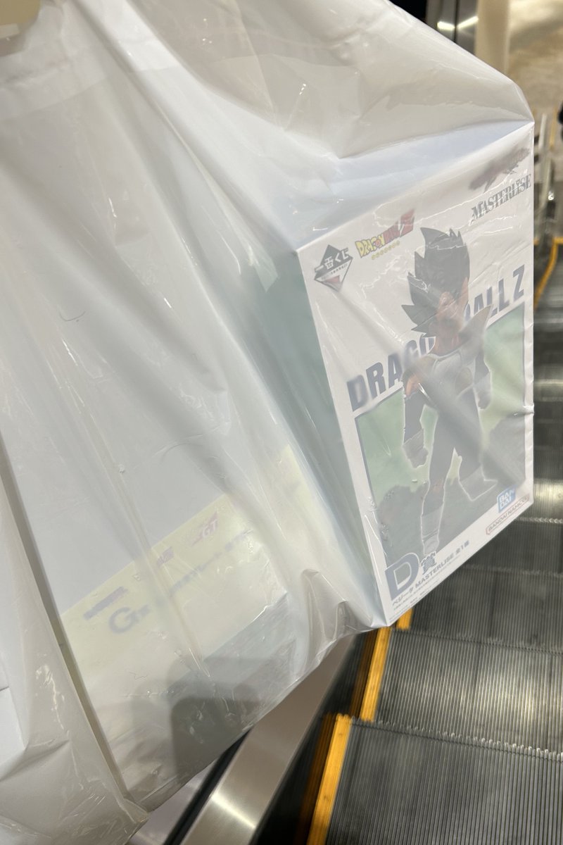 一番くじ公式ショップに孫悟空3は居ないけどべジータは居た。