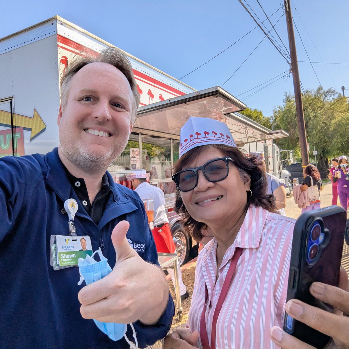 BeecanHealth's tweet photo. Palazzo staff celebrated a 4-star CMS rating with a well-earned appreciation day. 🍔⭐ Congratulations on delivering above-average care.

#BeecanHealth #BeecanStrong #BecomingABeecan #SkilledNursing #PostAcute #HealthcareExcellence #PalazzoPostAcute #Healthcare https://t.co/420TQsSPaF
