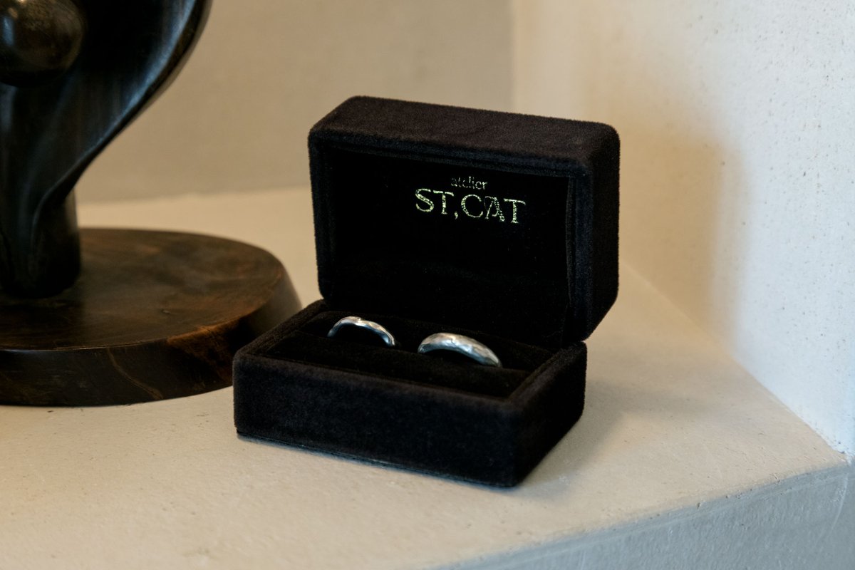 actlocally_info's tweet photo. 本日は、代々木上原のジュエリーアトリエ「atelier ST,CAT」さんにお伺いし、スタッフの関口さん、狩野さんに、制作工程やこだわり、ご経歴までたっぷりお話を伺いました。💍
記事公開をどうぞお楽しみに📷(編集部スタッフ) #atelierSTCAT #ACTLOCALLY https://t.co/QqNdKcPTD6