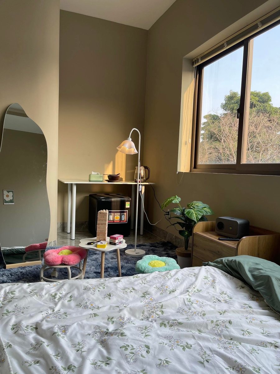 ONLY_ONCE tweet media