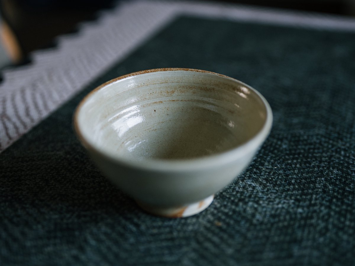 陶芸をした。器を焼いた。我ながらかなり気に入っている。

自分で焼いた器を気にいることを諺にしてほしいぐらい気に入っている。これから本格的に陶芸をやってみようかな。