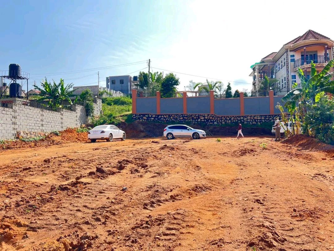 shukranproperty's tweet photo. QUICK SALE IN #GAYAZA MANYANGWA
#30DECIMALS LAND
PRIVATE MAILO READY TITLE
SELLING AT #70M UGX
0706592177 https://t.co/WRDo3uk3Ec