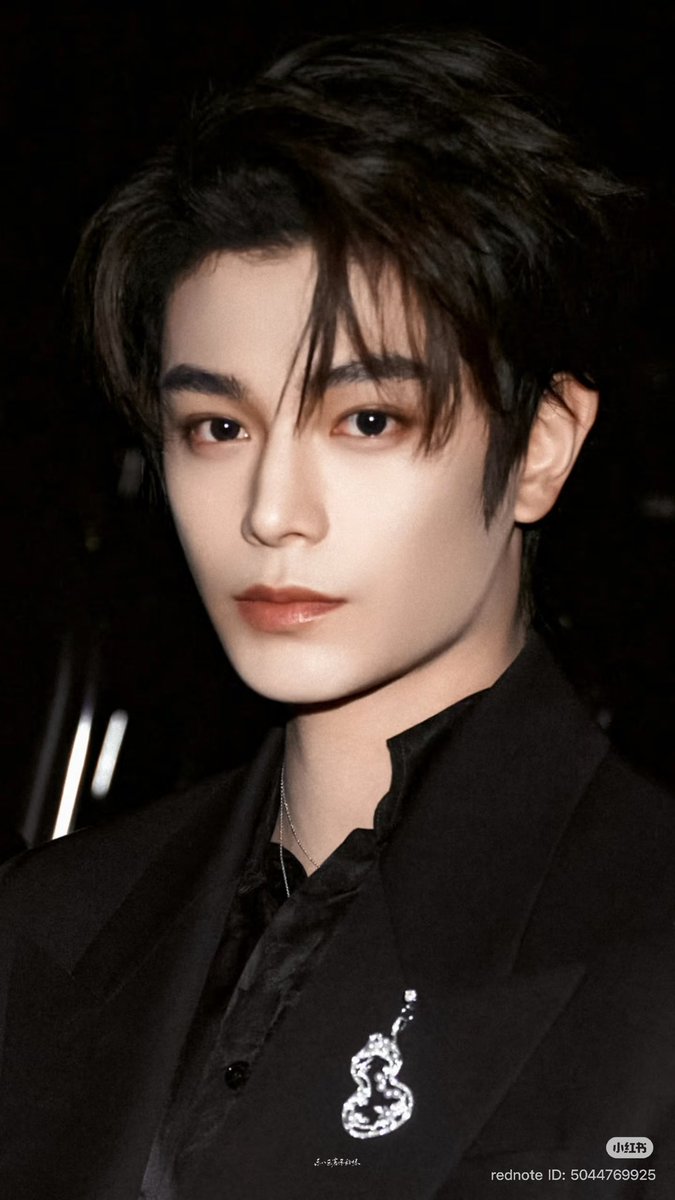 Allcbizmelons's tweet image. 🍉Tencent’s Costume Drama “The Palace Stewardess/司宫令”

Adapted from novel of same name by author Mi Lan Lady 

Starring: #SongZuer, #DingYuxi (equal billing)

Director: Wang Chengxin (Best Choice Ever)

Screenwriter: Wang Hong (Rattan, Fight for Love)

#CDrama