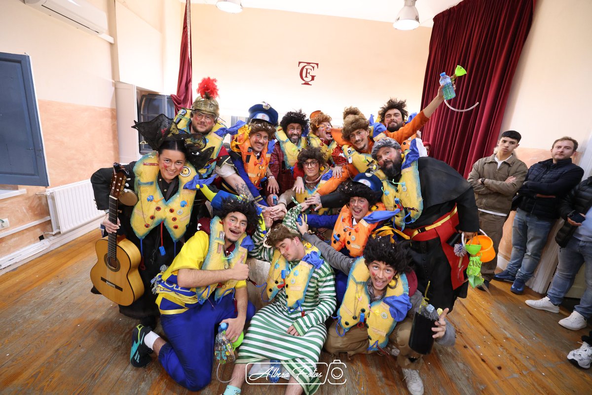 Albitaagor's tweet photo. No pudo ser…

Que carnaval más bonito nos espera aunque con los míos siempre es una locura 

Enhorabuena a todas las semifinalistas 💙

PD: al carajo el velo https://t.co/jiOlckzNFk