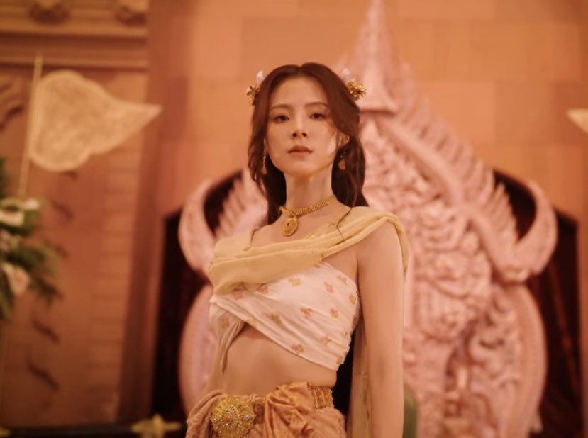 NavyO_O's tweet image. มาแล้วโว้ยยย เพลิงพระนาง ของ Netflix เปิดมาเป็นใบเฟรินกับแพนเค้ก เดาว่ารับบทเป็นเจ้าอนันทิพย์ตอนสาวกับผู้ใหญ่ อยากดูมากกกกกกก🥹🙏🏻🔥
#เพลิงพระนาง