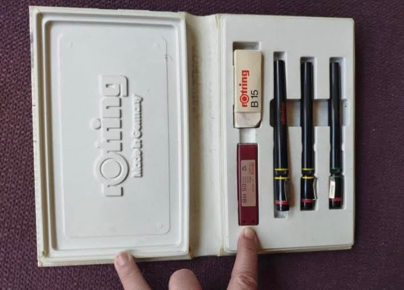 SantiLiebanaR's tweet image. Tener un rotring en los 90 era como tener un iPhone en la actualidad.