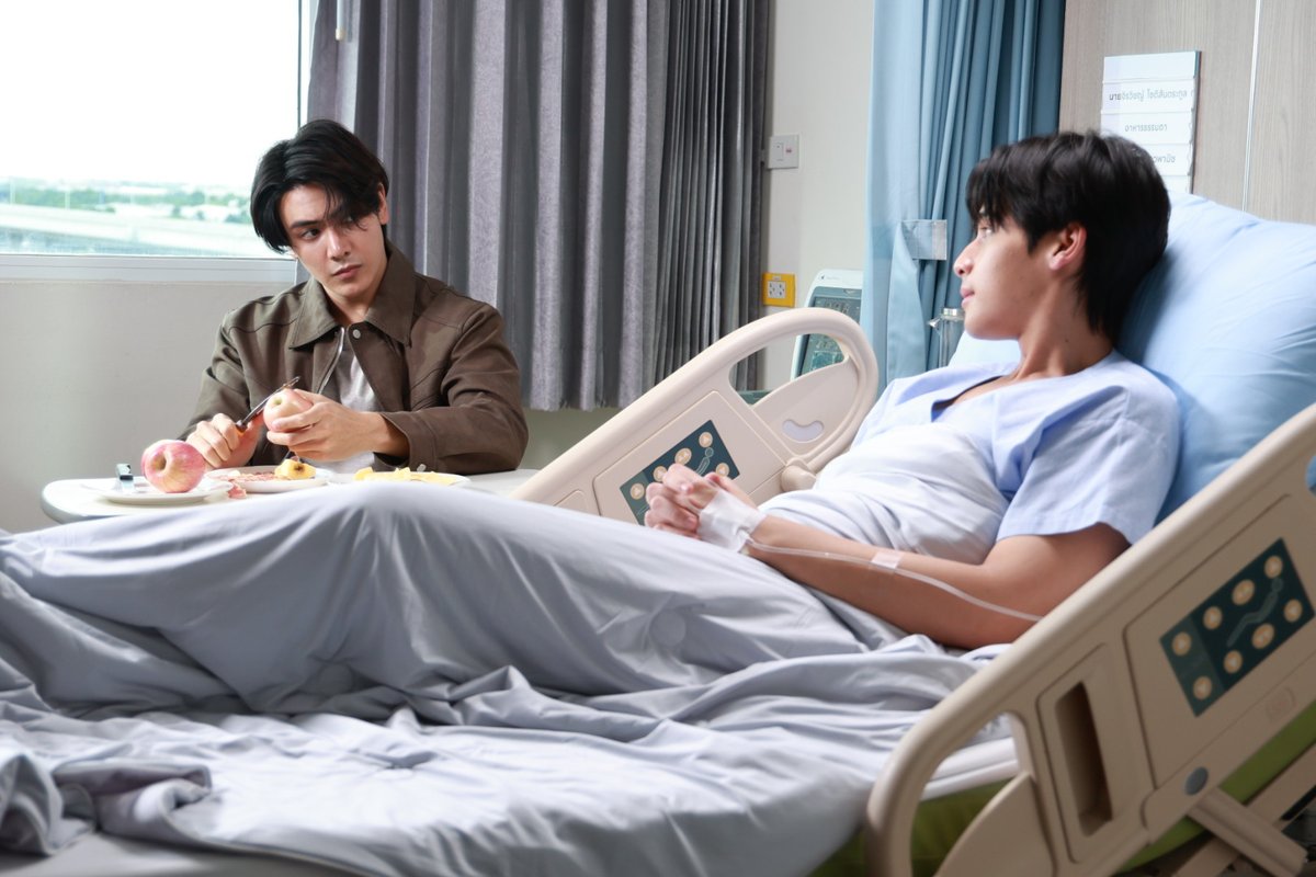 DareYouToDeath's tweet image. แอปเปิ้ลคงไม่ได้กินแล้วค่ะ เจษปอกไปทั้งเนื้อแบบนั้น😂🍎

#DareYouToDeathEP7
[PHOTO BEHIND THE SCENES]