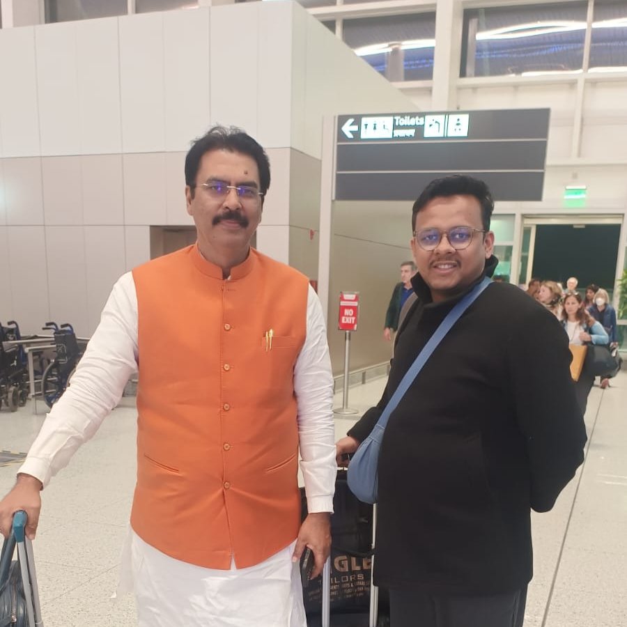 divyanshu65's tweet photo. Had a wonderful chance meeting with Sh. @sanjay_saraogi (President, BJP Bihar &amp; MLA Dbg). We had a great discussion on the roadmap for the Aspirational Districts &amp; Blocks Programme in #Bihar.

@BJP4Bihar @NITIAayog #Darbhanga #ADP #ViksitBharat https://t.co/WT7Q9Oto1P