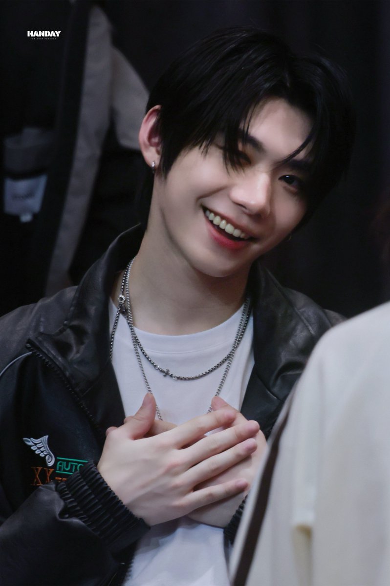 HANDAY tweet media