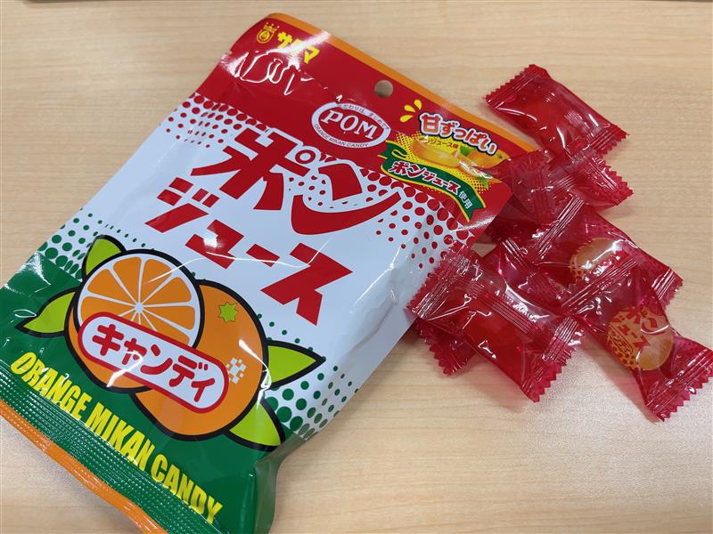 仕事中になんだか口さみしい...
そんな時に飴がおすすめです🍬

ジュースをそのまま飴にしたような濃い味で、満足感があります♪