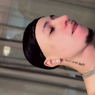 SrBillones😈 tweet media