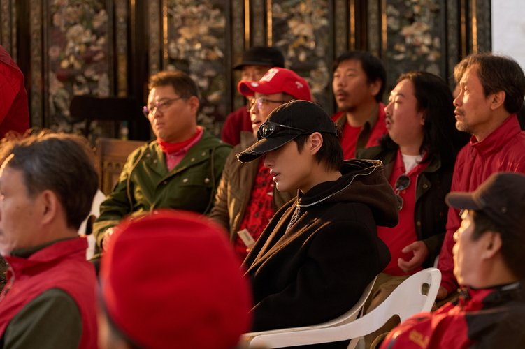 영화 다 보고 나오면 허벅지에 피멍 들어있을 것 같은데