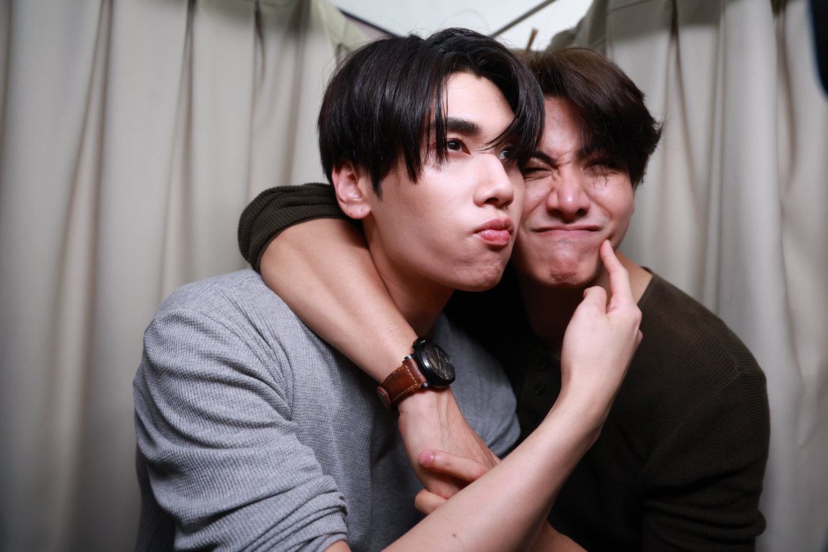 DareYouToDeath's tweet image. ถ่ายโฟโต้บูธฟีลๆ ค่ะ......ฟีลแฟน💖🤭

#DareYouToDeathEP7
[PHOTO BEHIND THE SCENE