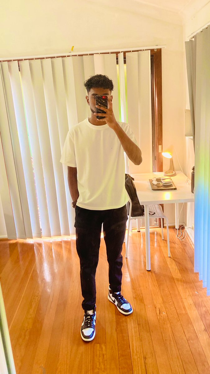 PrettyGinBoy's tweet photo. Life feels good lately 👑 https://t.co/MQUbYeqXe0