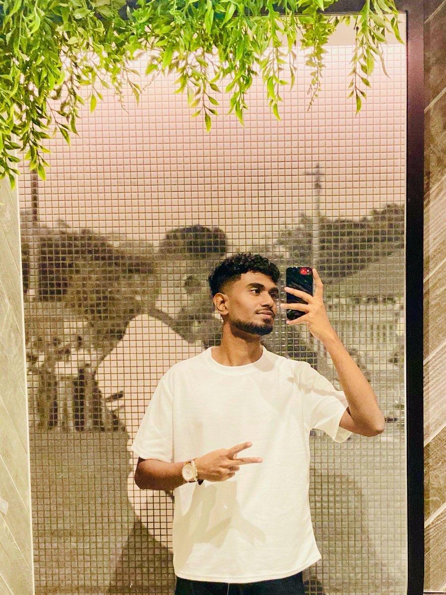 PrettyGinBoy's tweet photo. Life feels good lately 👑 https://t.co/MQUbYeqXe0