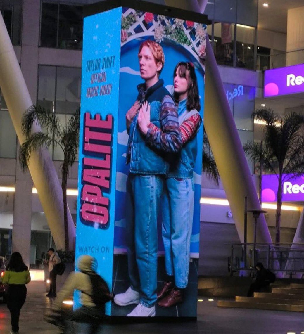 GETTING READY                    TO MAKE HISTORY