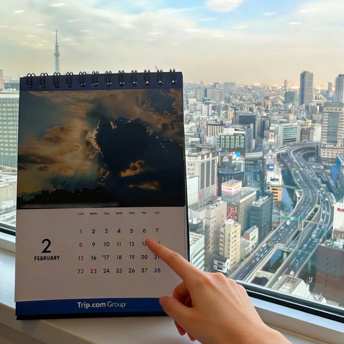 東京のスカイラインを背景に、2月もスタート。
寒暖差が激しい季節なので、みなさん体調管理に気をつけてくださいね。
Trip.com Group Japanでは、国籍も職種も多様なメンバーが集まり、日々ダイナミックに働いています。