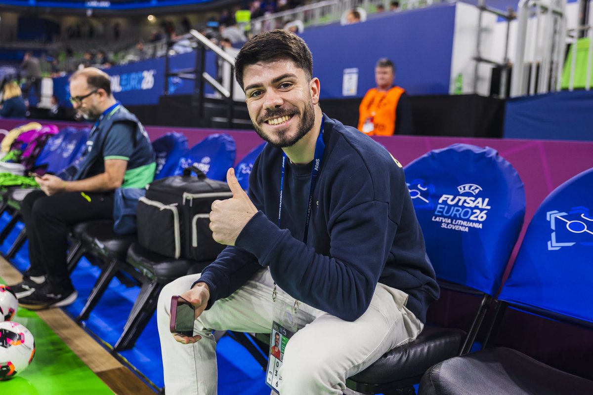 FutSalRFEF's tweet photo. 💪 ¡Vamos a pelear aún más por ti, @danizurdo17! 

#FutsalEuro #OctavaGloria https://t.co/WQVEHWsnPi