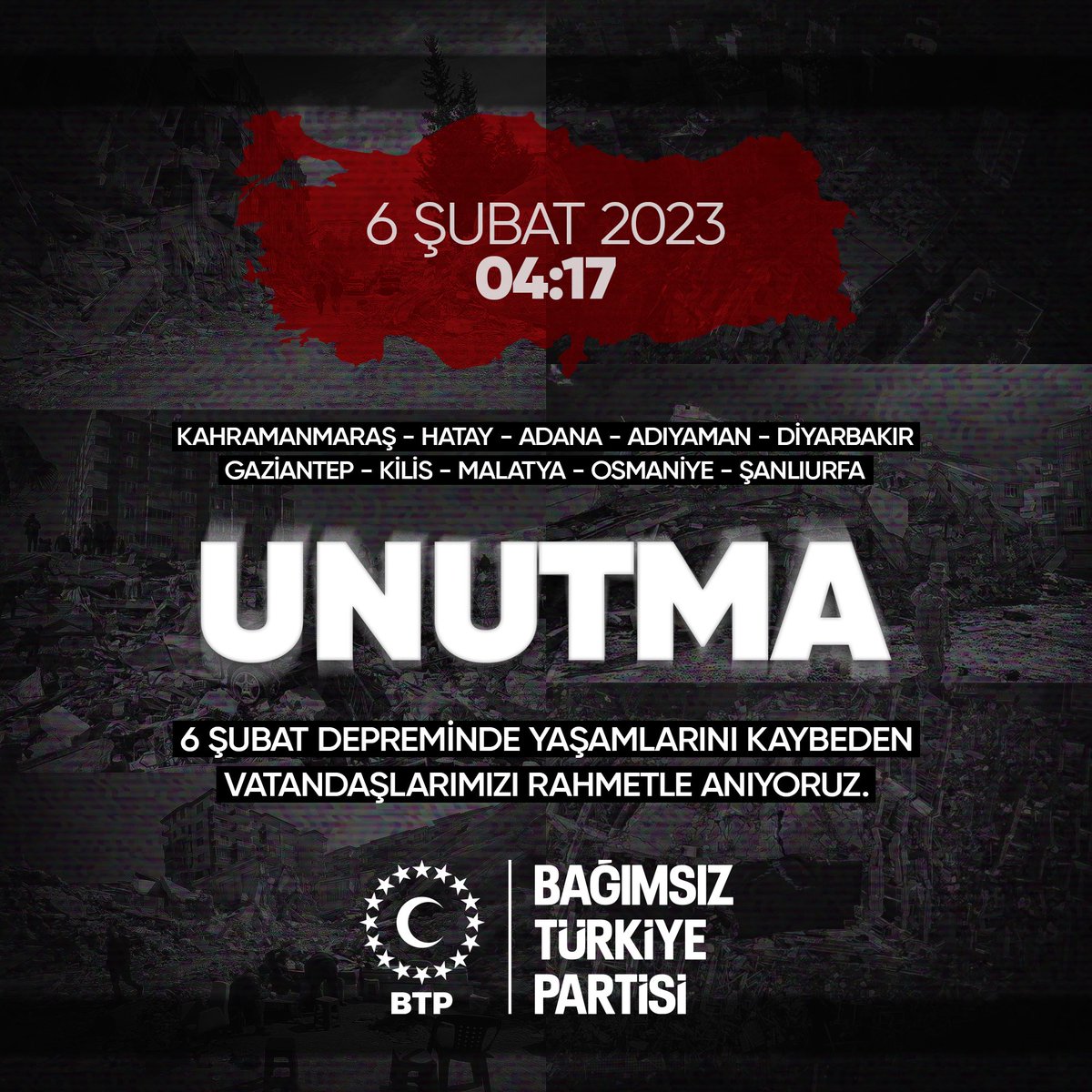 Karanlık çöktü, umut söndü,
Bir an, bir felaket, yürekler bölündü.
Kaybolan sesleri unutmayalım,
Aynı acıyı bir daha yaşamayalım.
Ders alalım, hatırlayalım…