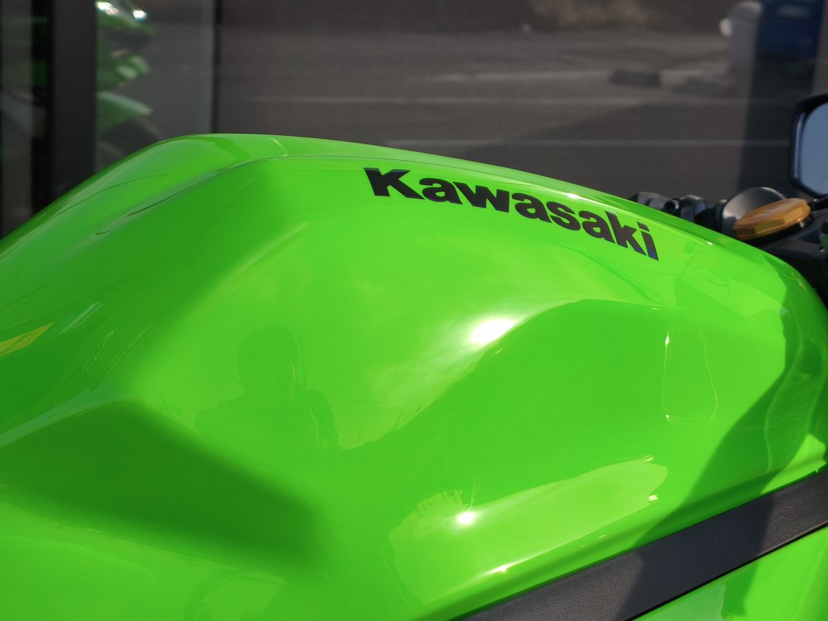 plazakoshigaya's tweet photo. こんにちは、カワサキプラザ越谷です。
2026年より追加された #ZX25RR が入荷いたしました。
リアサスペンションにショーワ製BFRC-Liteを採用し、より走行性能を高めたモデルとなります。
例年ZX-25Rシリーズは入荷数の少ないモデルです。ご検討中の方はぜひお早めにお問合せください。 https://t.co/h183xXu800