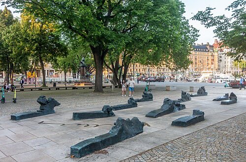 JensOdlander's tweet image. Uppgifter att Polisen beviljat tillstånd för Palestinademonstrationer på Raoul Wallenbergs torg nära Stockholms synagoga varje lördag fram till maj: lär redan vara överklagat.