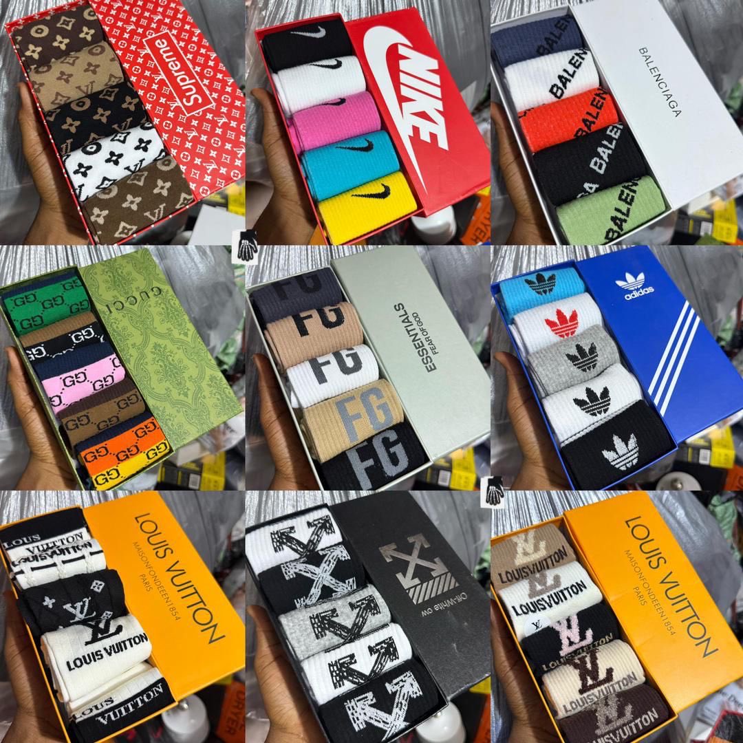 SophyDarlington's tweet image. High quality 5 in 1 socks 🧦 
Price: 16k
A pair of socks is 3500
Location Lagos Nationwide delivery 
WhatsApp link on bio
#Socks  #fashion #fashionsocks