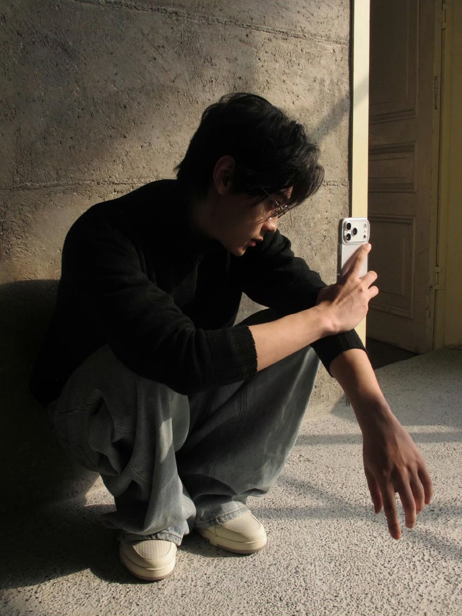 ชอบความดิบๆ งี้อะ เห็นไรหนวดเข้มๆ งี้อะ 
#TianXuning #田栩宁