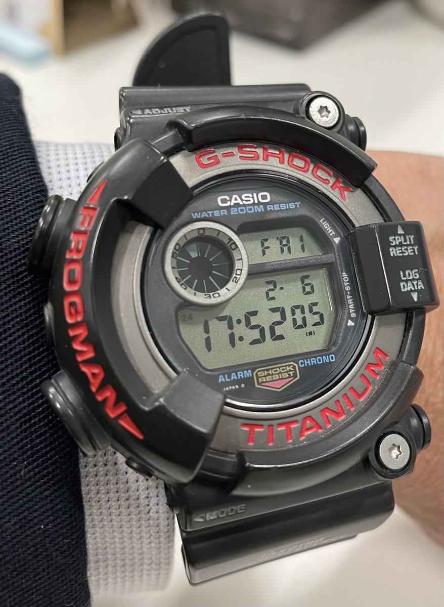 相棒は2代目フロッグマン DW-8200-1A。今日も研修と会議で終日内勤で