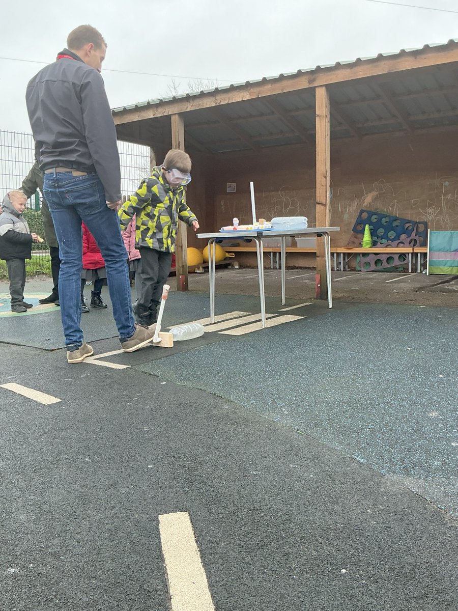 Manor Primary School tweet media