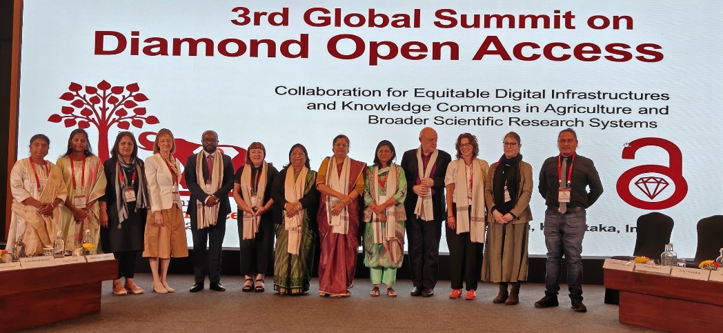 GVRayasam's tweet photo. @CSIR_NIScPR participated in the @doasummit2026 in plenary talks, panel discussions and exhibited it’s 15 #researchjournals which are #DiamondOpenAccess
@CSIR_IND https://t.co/RoPNcB2TyW