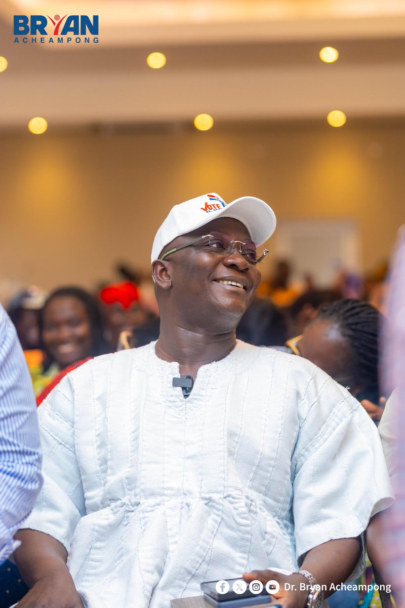 Different styles.
Different colours.
Different patterns.

But one powerful message; unity in diversity.

This is who we are as Ghanaians.
This is our identity.

This is FUGU.

#WearGhana
#FuguFriday
#SeiKutuuSeiBam