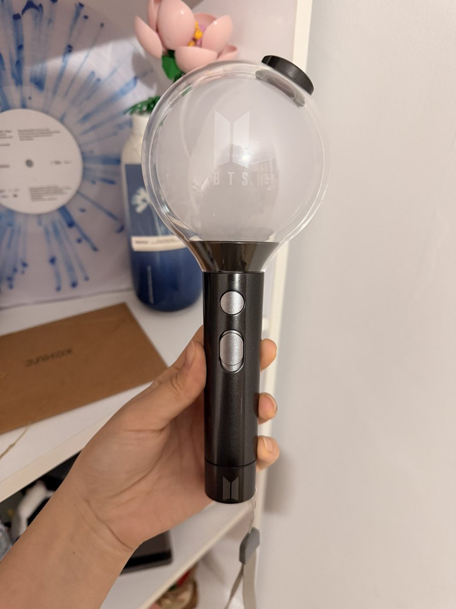 ʟᴏʟᴀ.ᴿᴵ̇ᴿᴬᴺᴳ tweet media