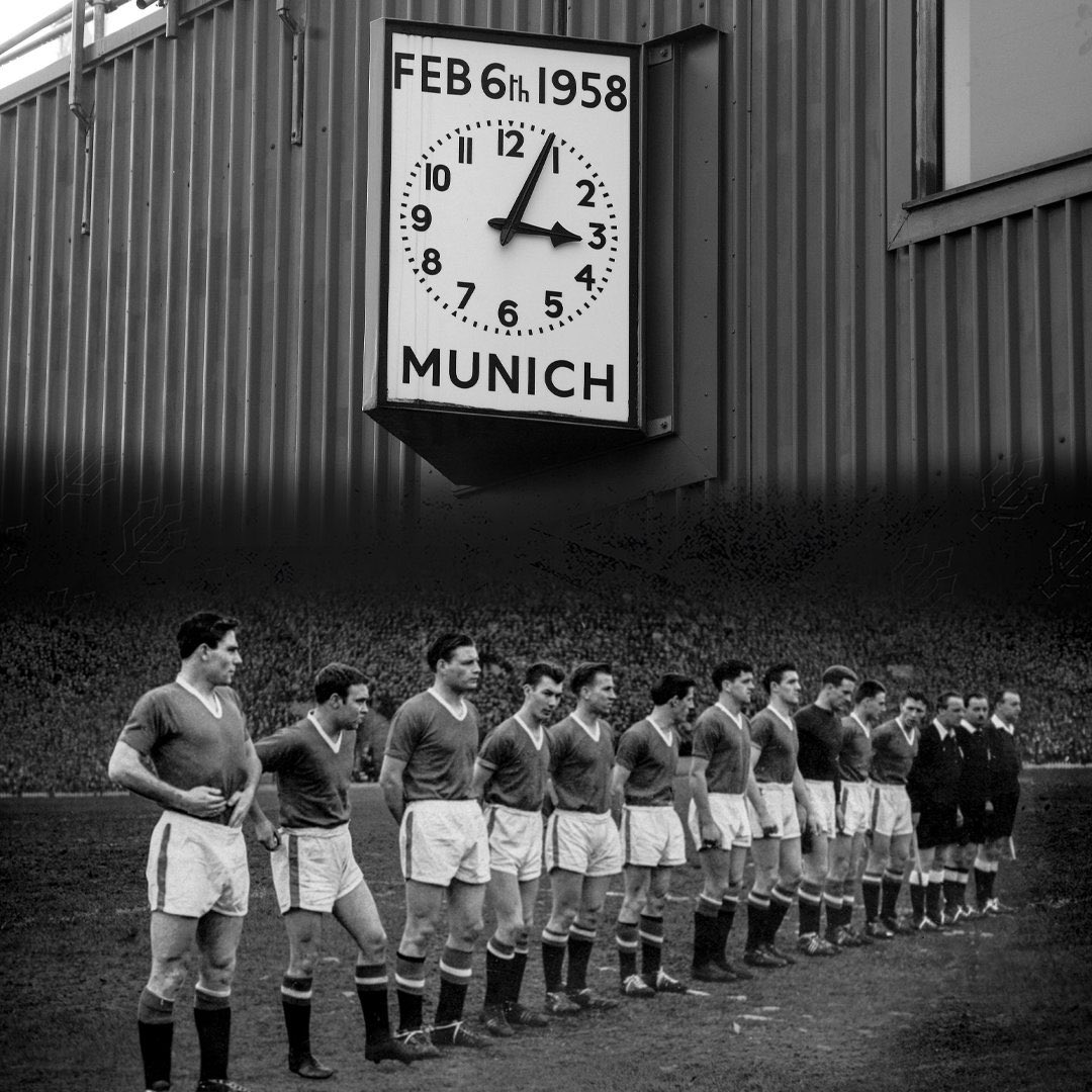 StretfordPaddck's tweet photo. Today and always we remember all those who tragically lost their lives in the Munich air crash. 

The Flowers of Manchester ❤️ https://t.co/zFLFcbcINE