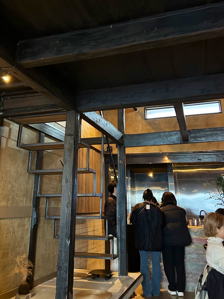 おしごとが早く終わったので気になってたカフェに。
バレンタイン企画で撮影にも使われたカフェ。
期間限定のチョコレートチーズケーキが絶品でした♡