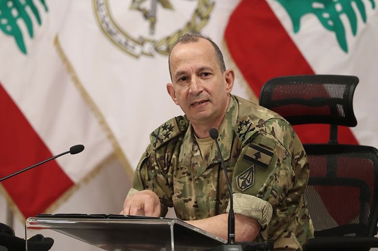 راح على نصّ أميركا ليقلّهم حزب اللّٰه مش إرهابي
القائد البطل #رودولف_هيكل