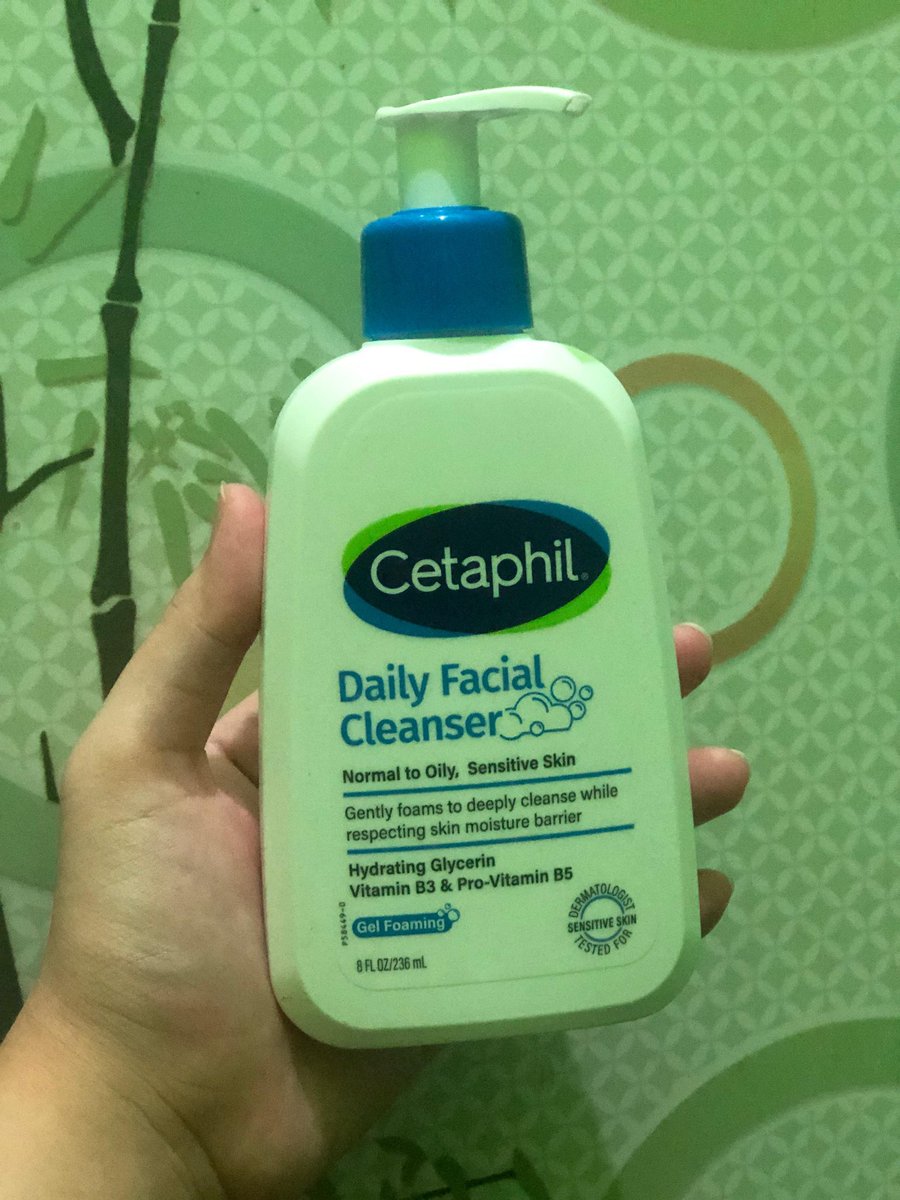 zelimarta's tweet photo. X emang suka lebay,
tapi yang ini aku ngerti kenapa rame. 💯

Kulit gak jerawatan,
tapi kusam, perih, gampang merah.
Biasanya bukan kurang skincare,
tapi kebanyakan nyoba 😮‍💨￼ https://t.co/WdAVNA1zVK