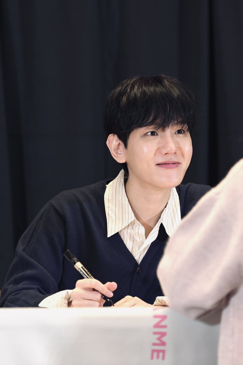bbbb_____hhhh's tweet photo. 20260131 Taiwan 대만팬사인회

진실한 마음을 주는 백현이 'ㅅ' ♡

#변백현 #백현 #BAEKHYUN https://t.co/jDLONEmswl